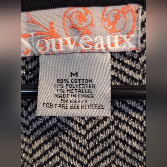 Nouveaux Women's Sweater SzM Knit Gray/Blk Contrast 3Button Closure Nice Look - Picture 2 of 7